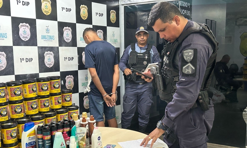 Deixado para trás: homem é preso tentando sair com produtos roubados do Nova Era Silves; veja vídeo