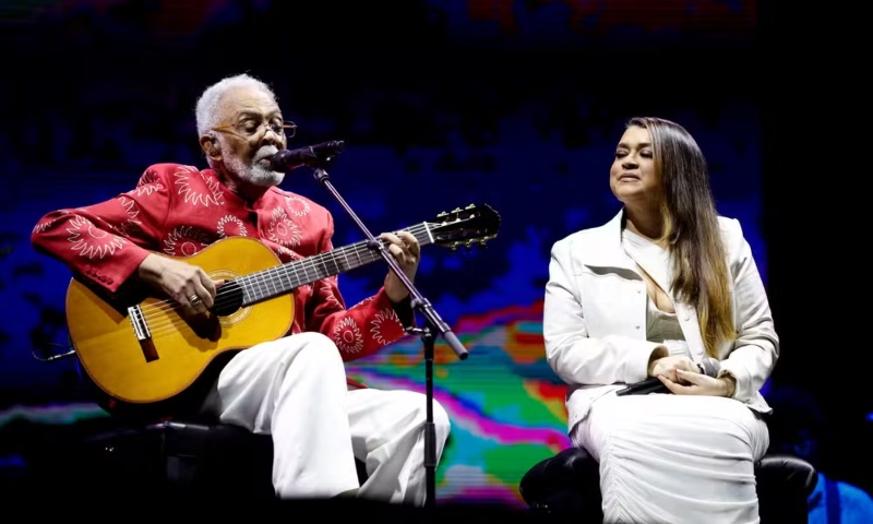 Gilberto Gil se emociona e chora ao cantar com Preta Gil durante show em São Paulo; veja vídeo