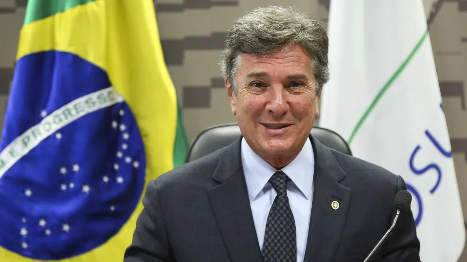 Por 6 votos a 4, STF decide manter a prisão do ex-presidente Collor