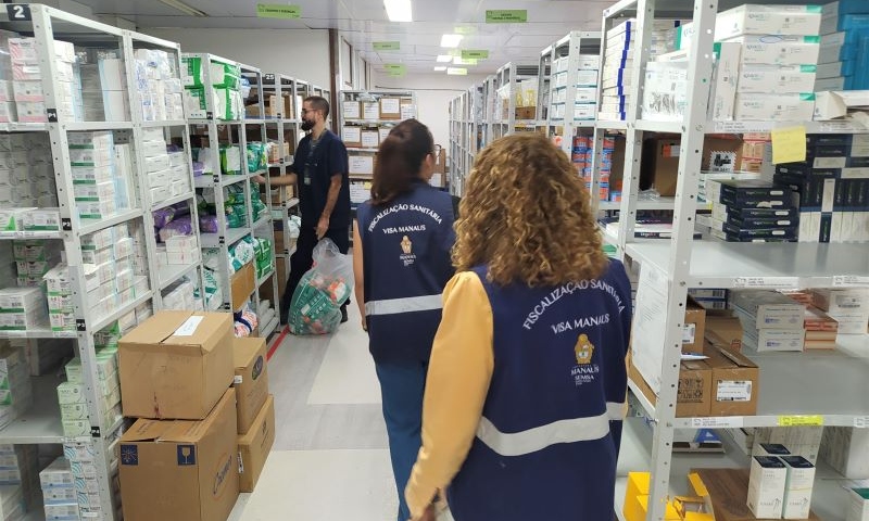 Prefeitura de Manaus fiscaliza práticas sanitárias em farmácia hospitalar da zona Norte