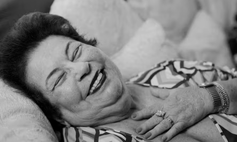 Morre, aos 84 anos, a cantora Nana Caimmy