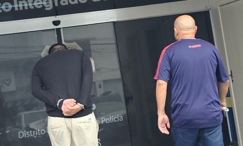 Polícia Civil prende pistoleiro de facção em flagrante no Parque Dez