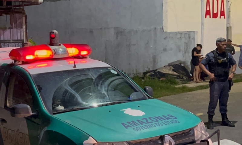 Homem é assassinado a tiros na frente da esposa, no bairro Tarumã; veja vídeo