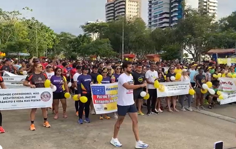 “Queremos justiça”: atletas protestam na Ponta Negra por corredor morto em atropelamento