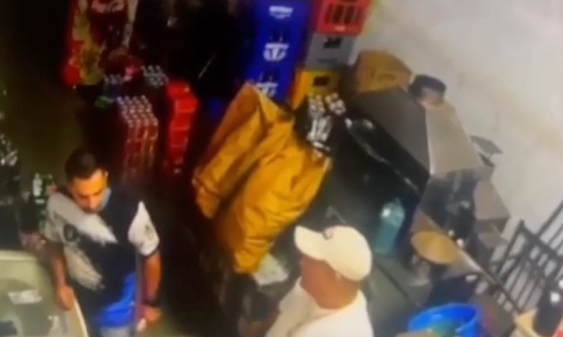 Bebedeira termina em tragédia: homem vai brincar de ‘roleta-russa’ com amigos e acaba morrendo em bar; veja vídeo