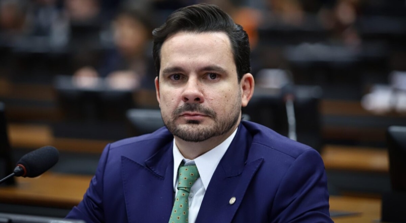 Deputado Alberto Neto rebate acusações sem provas do Estadão e reforça compromisso contra a “Máfia do INSS”
