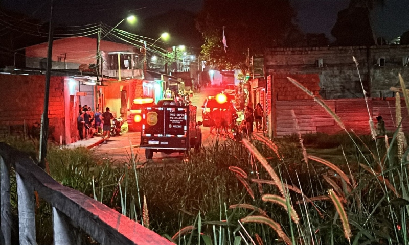 Mãe assiste o próprio filho sendo morto por criminosos em Manaus; veja vídeo