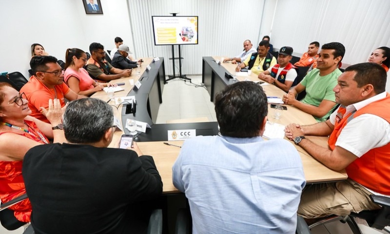 Prefeitura de Manaus alinha ações para prevenir impactos da cheia do Rio Negro