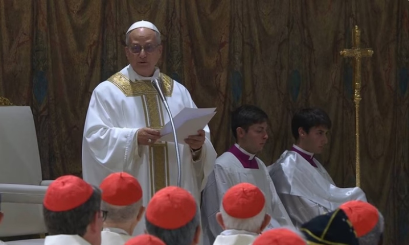 Papa Leão XIV realiza sua 1ª missa e pede que a Igreja seja um ‘farol que ilumina as noites do mundo’