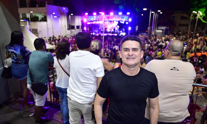 Prefeito David Almeida celebra o Dia das Mães com show de José Augusto e reforça valorização das famílias