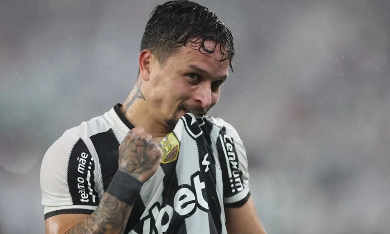 Artur celebra goleada do Botafogo sobre o Inter: ‘trabalho foi feito’