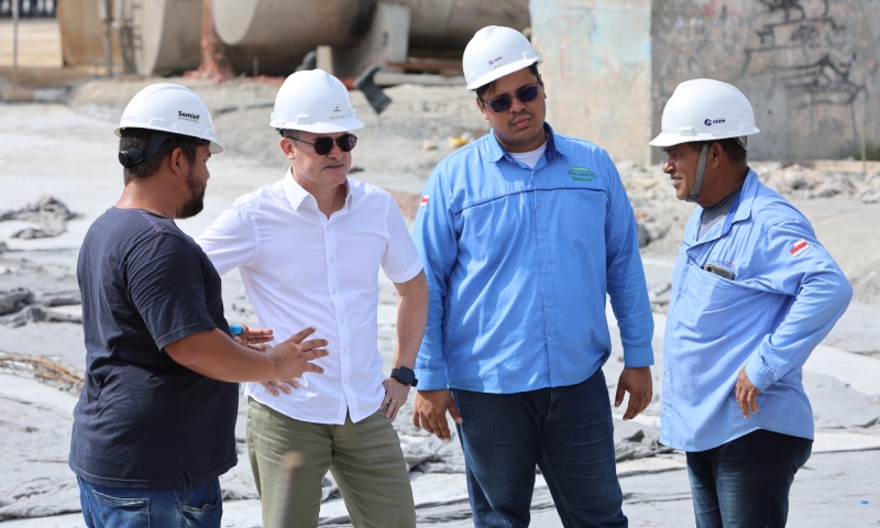 Prefeito David Almeida acompanha fase final das obras do complexo viário Rei Pelé