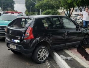 Urgente: motorista sofre grave acidente na avenida Boulevard, em Manaus; veja