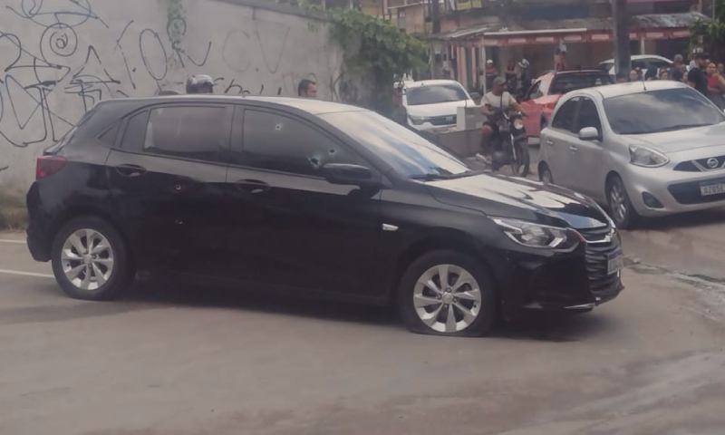 Urgente: carro é metralhado no bairro Cidade de Deus, em Manaus; veja vídeo