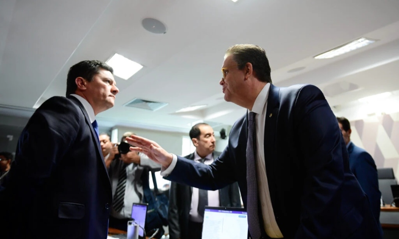 Sérgio Moro e ministro da Previdência batem boca em sessão no Senado; veja vídeo