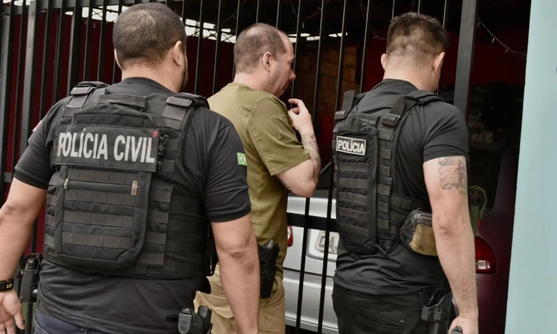 Projeto de lei propõe limite de 144 horas mensais e pagamento extra para policiais civis e penais