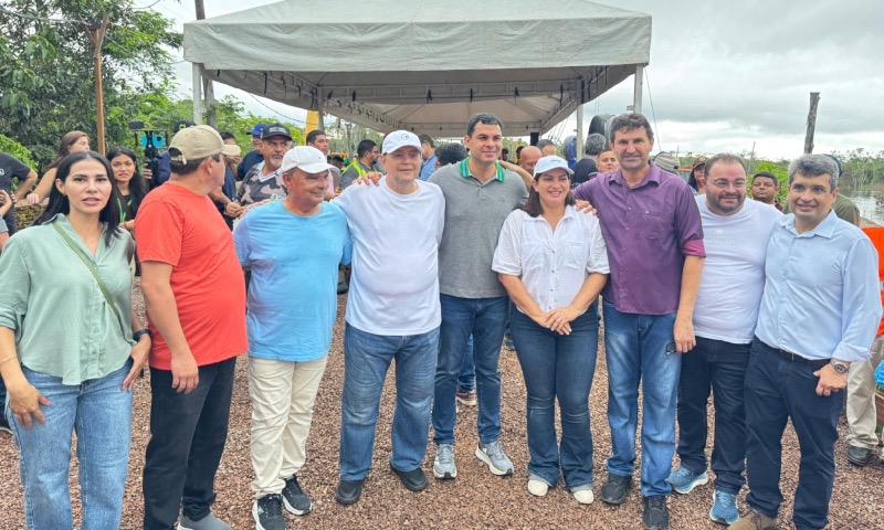 Saullo Vianna e Eduardo Braga acompanham avanço das obras da ponte sobre o Rio Curuçá, na BR-319