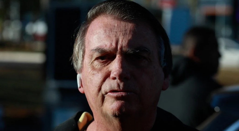 Bolsonaro denuncia “censura disfarçada” em propostas sobre redes sociais: “Querem calar sua voz”