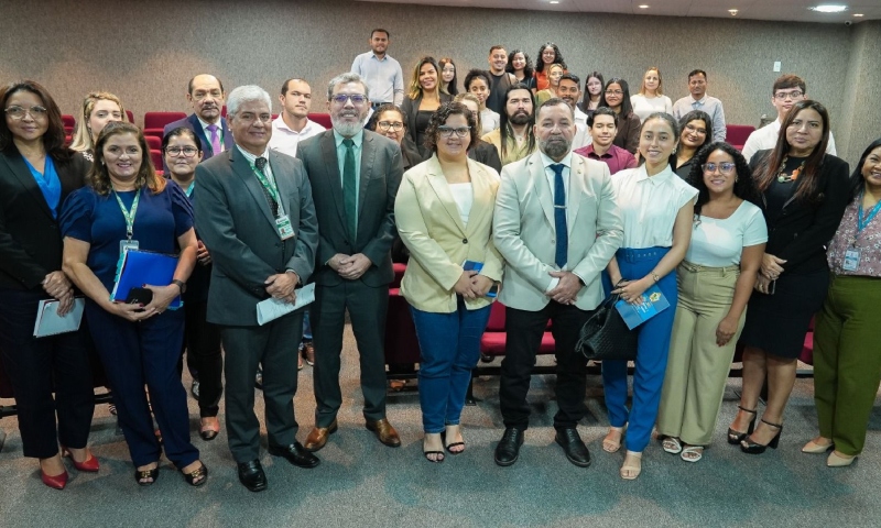 Câmara Municipal de Manaus recebe estudantes de Direito para vivência prática do processo legislativo