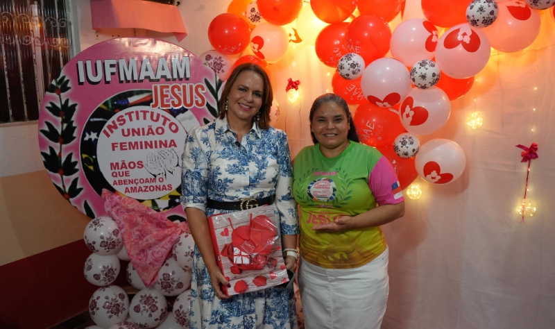 Presidente da Virada Feminina do AM, Cileide Moussallem, participa de noite de louvor e solidariedade na zona Leste de Manaus
