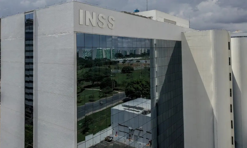 INSS promete ressarcir descontos indevidos até o fim de 2025