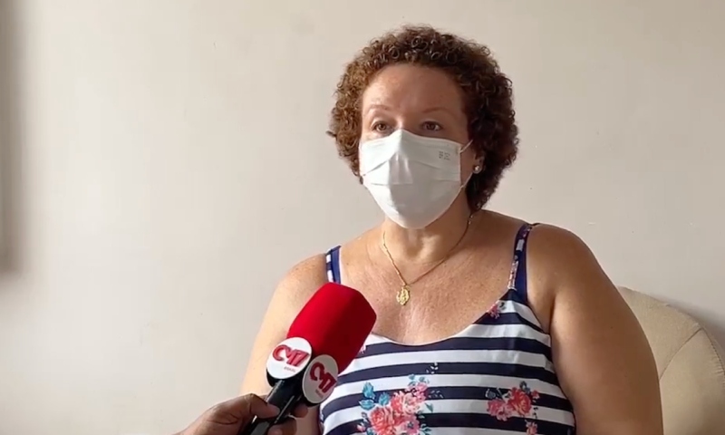 Professora em tratamento contra o câncer revela medo de morrer após Governo do AM deixar de pagar plano de saúde