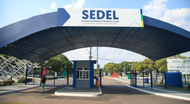 Ex-secretário da Sedel é acusado de manter privilégios mesmo após deixar o cargo