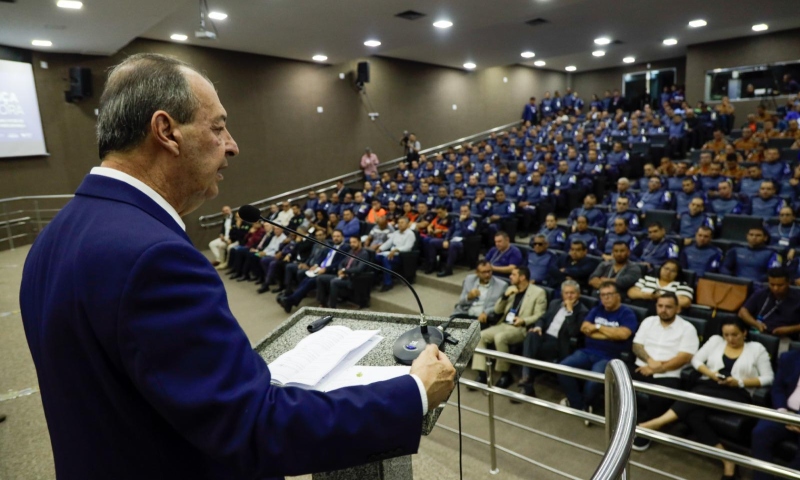 Omar relembra experiências bem-sucedidas como Ronda no Bairro em debate sobre segurança pública na ALEAM
