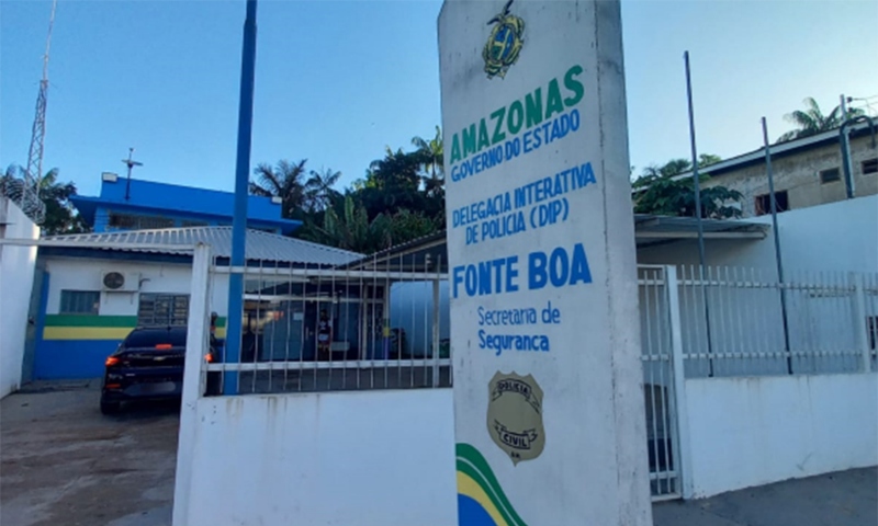 ‘Mulher metralha’, que colecionava armas de grosso calibre, é presa no Amazonas; veja vídeo