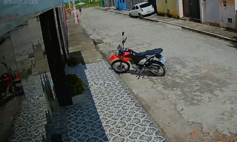 Jovem é perseguida e esfaqueada até a morte pelo ex-namorado; veja vídeo