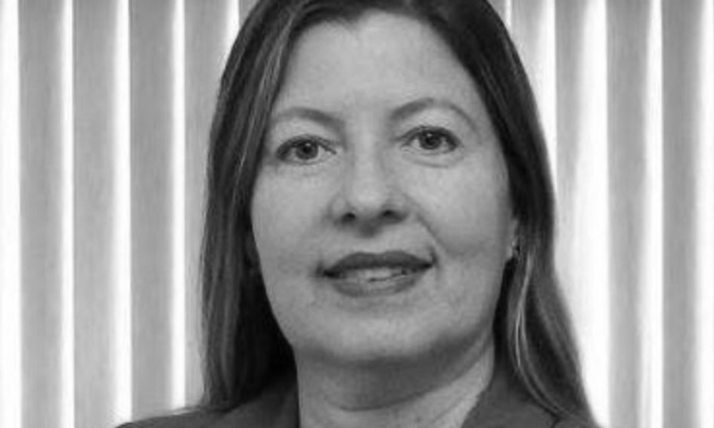 Morre, aos 61 anos, a jornalista Cláudia Tavares, vítima de câncer