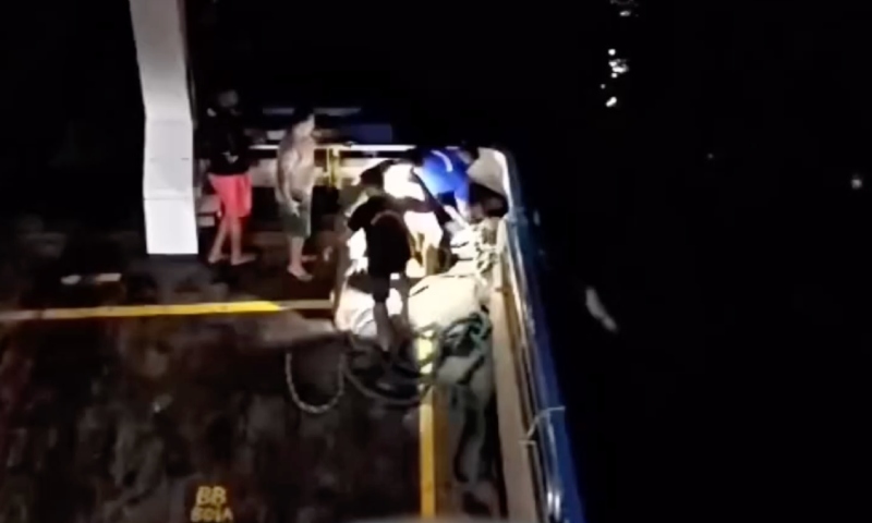 Passageiros de ferry bouat vivem momento de terror durante tempestade no Amazonas; veja vídeos