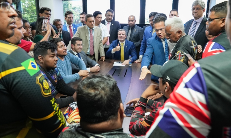 Câmara Municipal de Manaus recebe representantes de ‘motorubers’ para diálogo sobre regulamentação da categoria