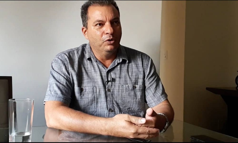 Justiça do AM obriga prefeito de Envira, Ivon Rates, a reintegrar servidores concursados afastados ilegalmente