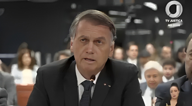 ‘Serei presidente para ajudar a tirar o nosso país dessa bagunça’, diz Bolsonaro após depor no STF