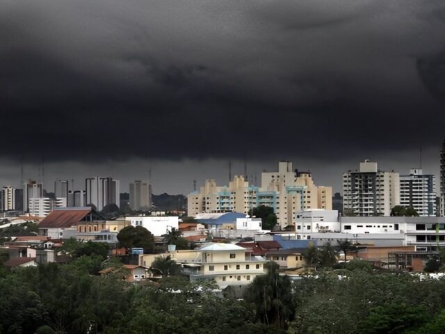 INMET emite alerta amarelo: Manaus e interior enfrentam risco de apagões e alagamentos por causa das chuvas até sábado