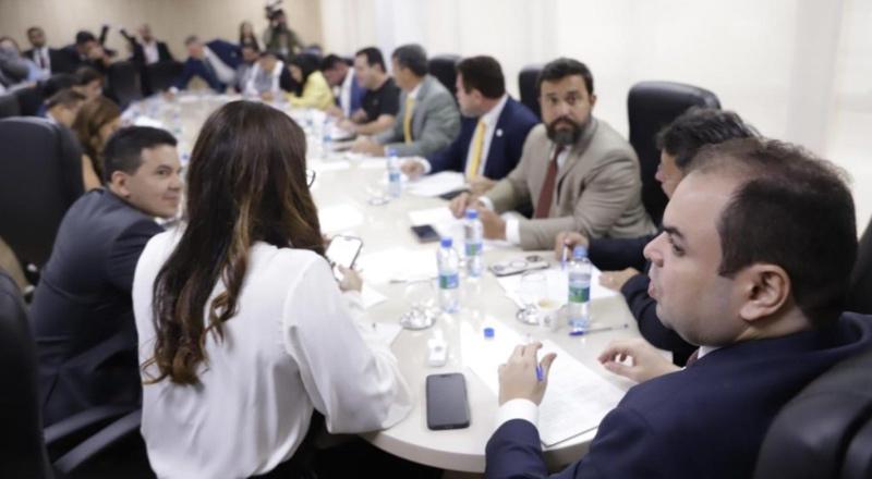 MP investiga possível inconstitucionalidade em salários de deputados do AM