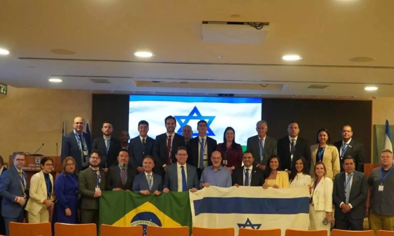Políticos brasileiros conseguem fugir de Israel em meio ao caos da guerra contra o Irã