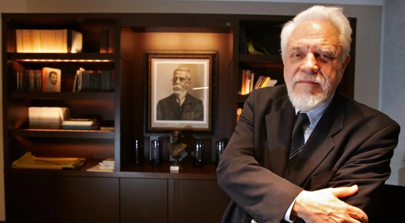 Morre o jornalista e escritor Cícero Sandroni, membro da ABL, aos 90 anos