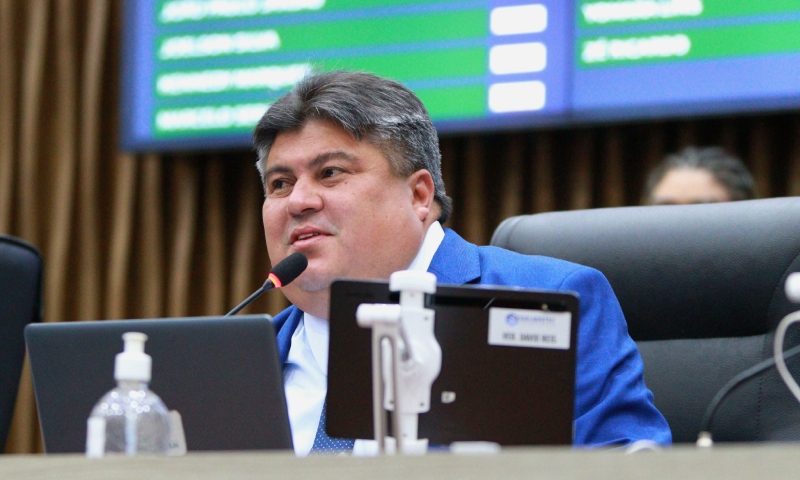 Presidente David Reis anuncia adiantamento salarial dos servidores da CMM; veja vídeo