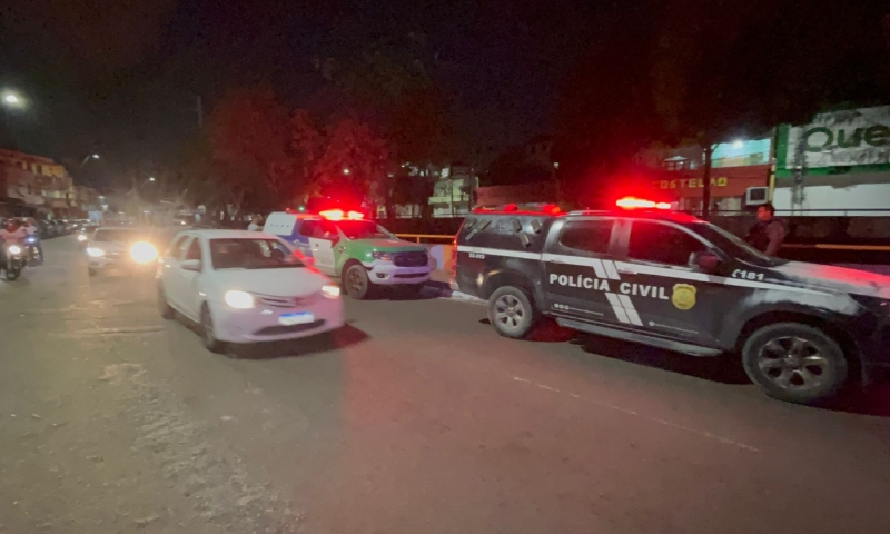 Homem é morto a tiros em calçada da Avenida Brasil em Manaus; veja vídeos