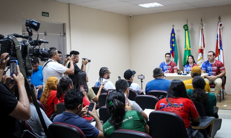 MPAM reúne autoridades em Parintins para combater ocupação irregular e venda de lugares nas Galeras do Bumbódromo