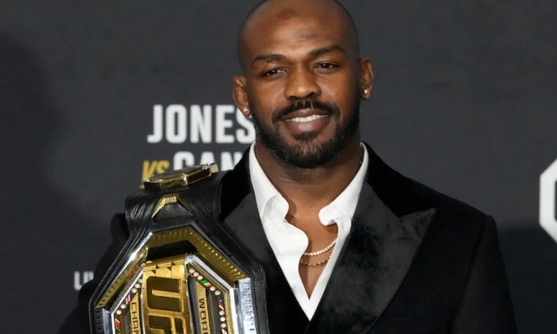 Lenda do UFC, Jon Jones anuncia aposentadoria aos 37 anos