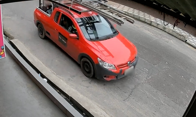 “Foi bala pra todo lado”: veja momento em que homem é morto a tiros no bairro Novo Israel