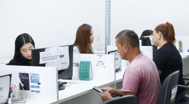 Eletricista, churrasqueiro e vendedor: 189 vagas de emprego estão disponíveis em Manaus; confira