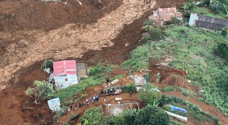 Deslizamento de terra deixa 10 mortos e 15 desaparecidos na Colômbia; veja vídeo