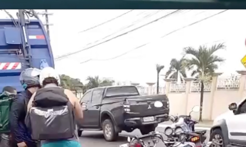 Urgente: motociclista morre em grave acidente com caminhão na Avenida Coronel Teixeira; veja vídeo
