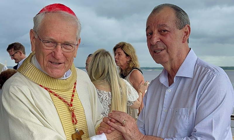 Omar Aziz participa de solenidade pela reforma da Igreja dos Remédios, no Centro de Manaus