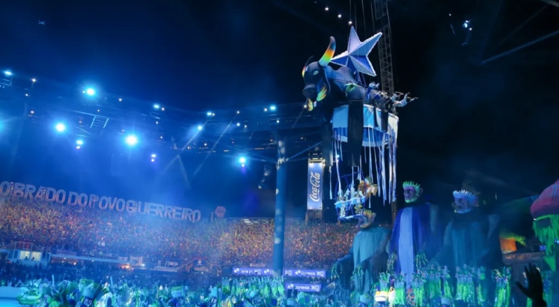 Justiça do Trabalho impõe novas regras para uso de guindastes no Festival de Parintins