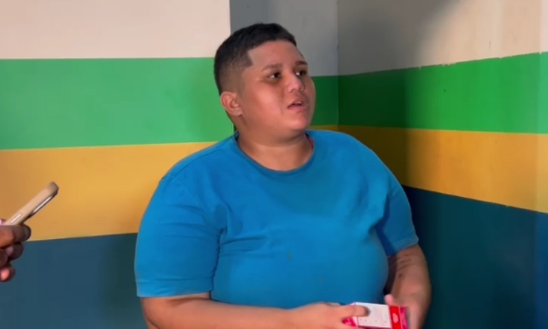 Foragida da Justiça, integrante da “Tropa do Pará” decide se entregar em delegacia de Manaus; veja vídeo